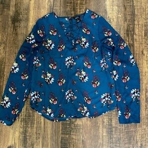 cute flowy floral blouse. crossed v neck. long sleeve